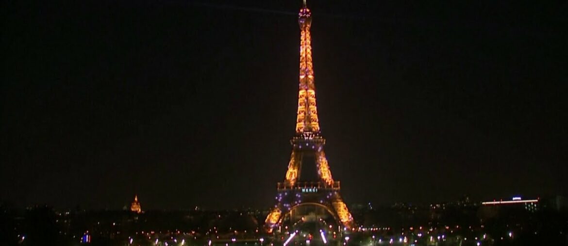 Water not wine during confinement, expert advised while Eiffel Tower thank health workers