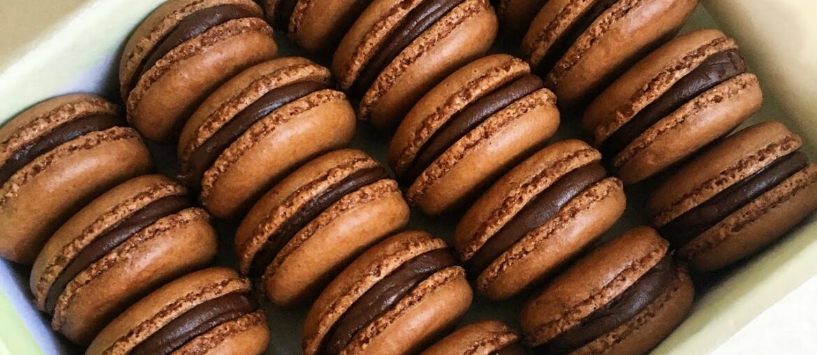 *מתכון למקרון צרפתי בטעם שוקולד *כשר לפסח - Chocolate French Macarons Recipe *Kosher for Passover*