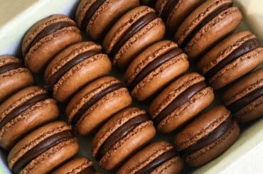 *מתכון למקרון צרפתי בטעם שוקולד *כשר לפסח - Chocolate French Macarons Recipe *Kosher for Passover*