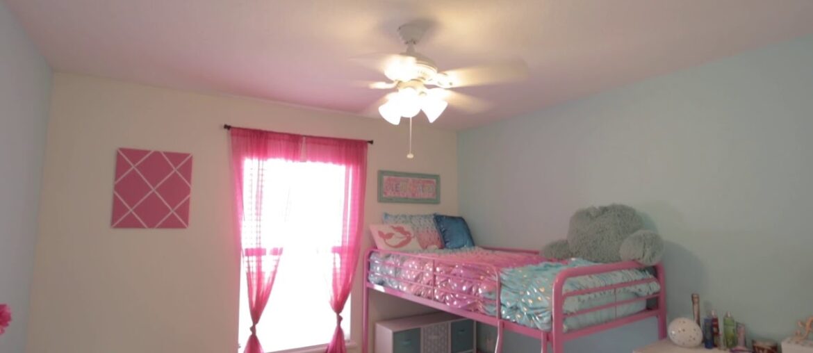 NOW AVAILABLE!! WELL MAINTAINED HOME ON LARGE CORNER LOT NOW AVAILABLE!! WELL MAINTAINED HOME ON LARGE CORNER LOT