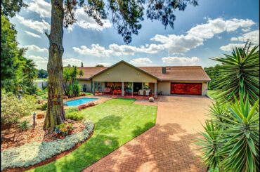 Great property for a BIG family or your own guest farm - BREDELL