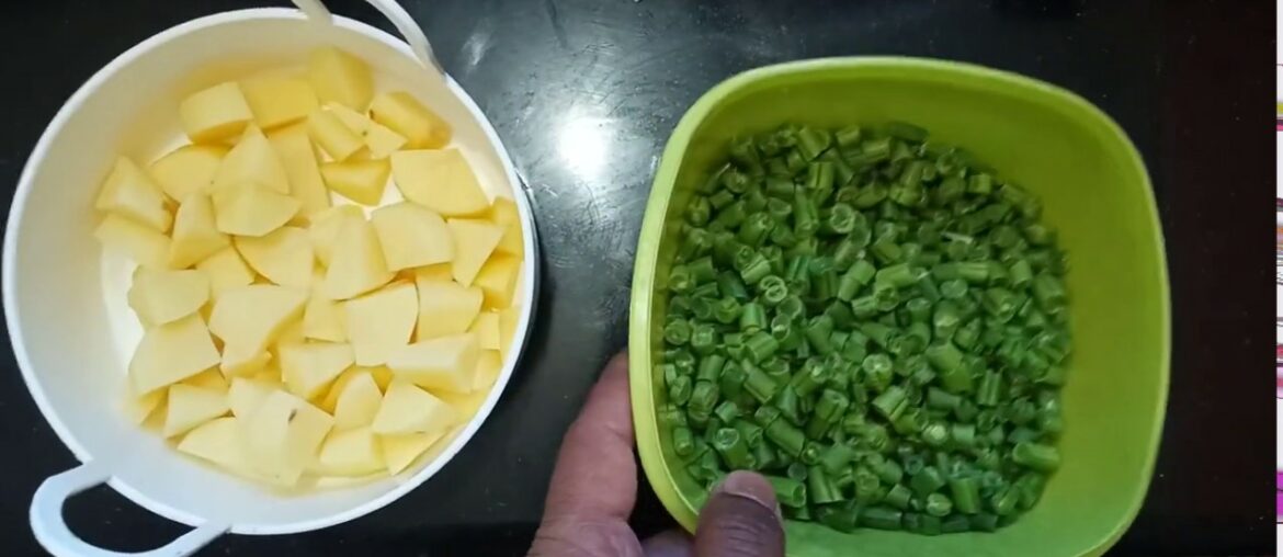 French Beans With Potato – Easy Indian Recipe – Time Taken Just 10-15 Minutes French Beans With Potato - Easy Indian Recipe - Time Taken Just 10-15 Minutes