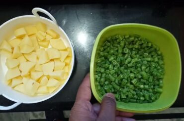 French Beans With Potato - Easy Indian Recipe - Time Taken Just 10-15 Minutes