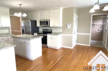 📌 New Listing! Magnificent 2 Stories Home: 4 Bedrooms, 2.5 Bath. 2,400 Sq Ft. Gilberto Medina.