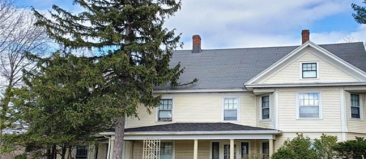 325 Burnside Avenue, East Hartford, CT Presented by Rob Rosa. 325 Burnside Avenue, East Hartford, CT Presented by Rob Rosa.