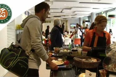 Healthy or not? Players lunch at the French Open