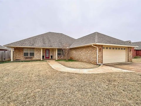 3607 NE Fieldcrest Dr. 3 BR – 2 Baths – 2 Car Garage 3607 NE Fieldcrest Dr. 3 BR - 2 Baths - 2 Car Garage