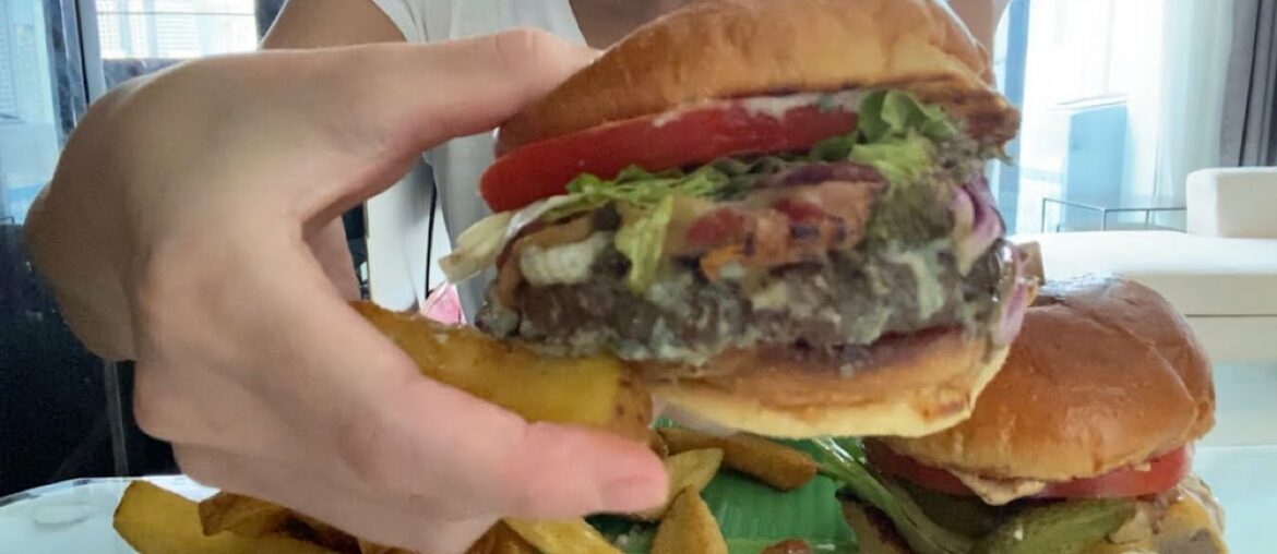 【OMG! SUPER YUM BURGERS! GRAB FOOD IN QUARANTINE】SAIGON TODAY UPDATE 13/04/20 【OMG! SUPER YUM BURGERS! GRAB FOOD IN QUARANTINE】SAIGON TODAY UPDATE 13/04/20