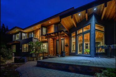 572 Granada Crescent, North Vancouver, BC - Sotheby's International Realty Canada