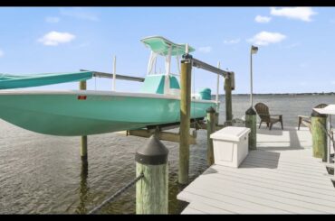 Realtor Michelle Tucker 1401 SE Riverside Drive, Stuart, FL