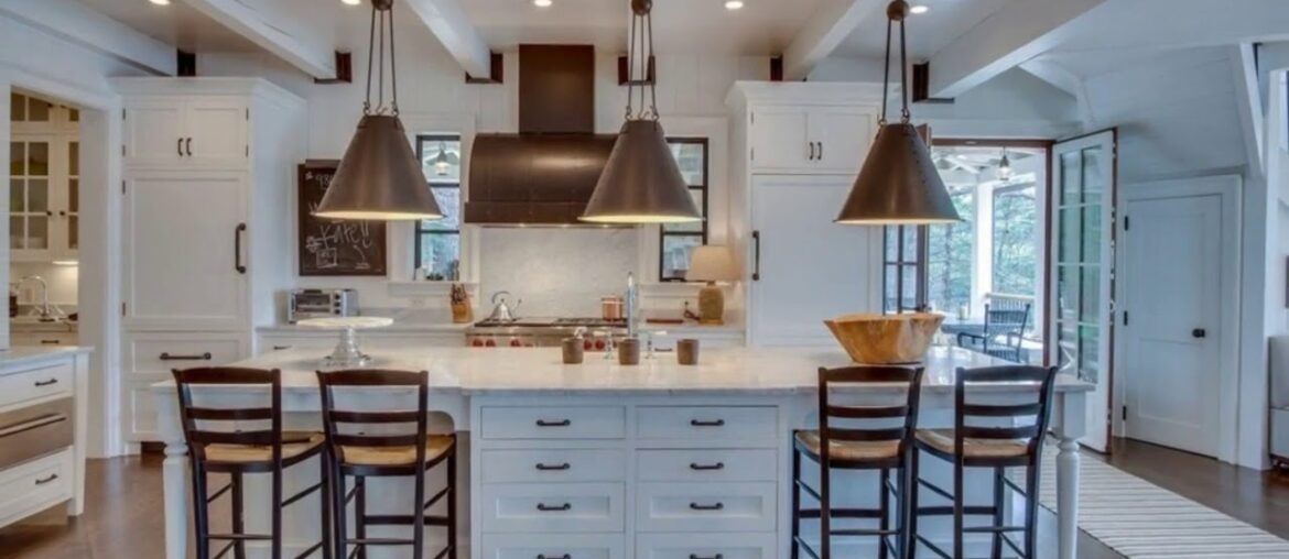 HIGHLY DETAILED HOME OFFERS SUNSET VIEWS HIGHLY DETAILED HOME OFFERS SUNSET VIEWS