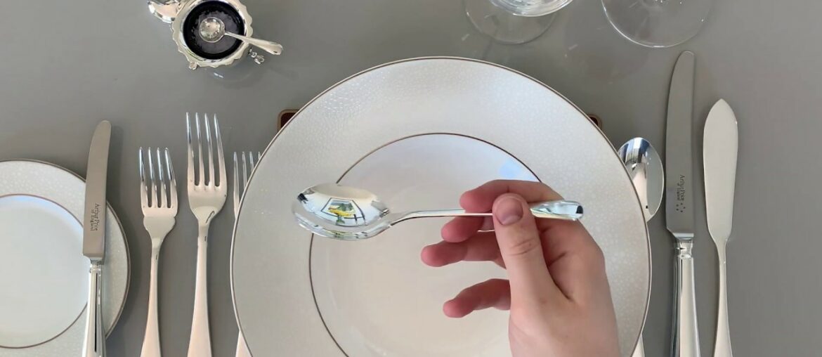 How to use and hold cutlery How to use and hold cutlery