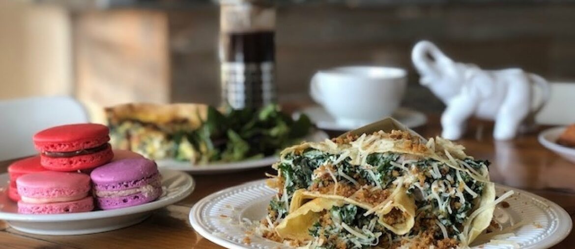 Dine in the D Promenade on Live in the D