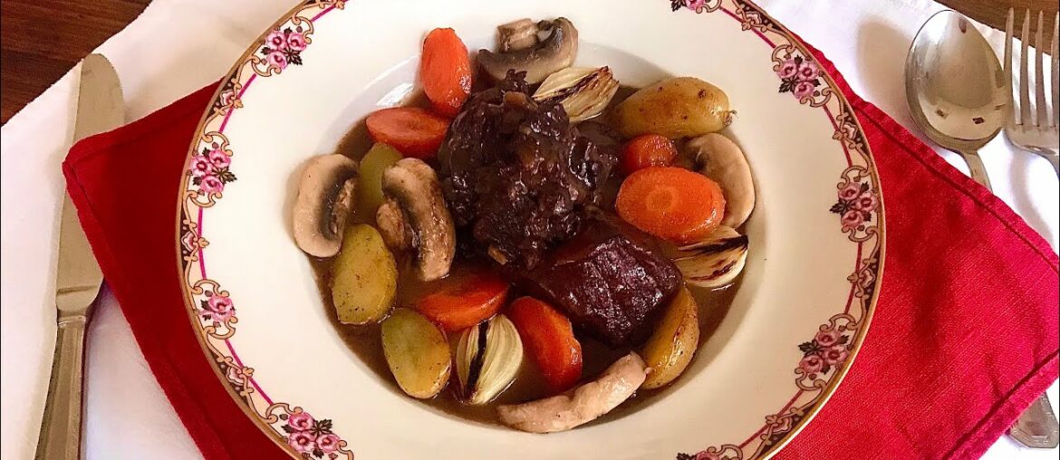 Boeuf Bourguignon! Beef stewed in wine! A classic of French cuisine!