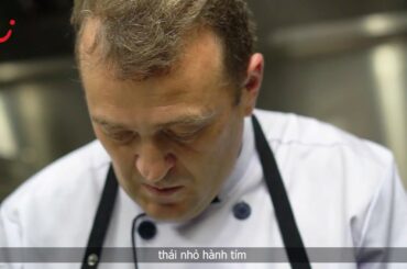 TUI BLUE Nam Hoi An   Poached Eggs in Red Wine Sauce  David Lacroix