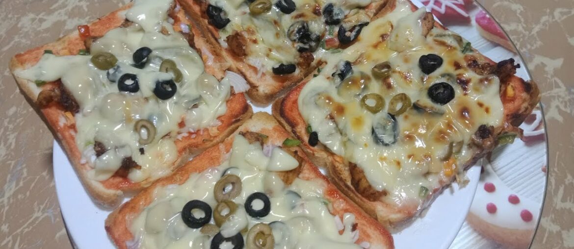 Bread pizza | French bread pizza | Bread pizza recipe | Quick and Easy Bread Pizza In Urdu/Hindi Bread pizza | French bread pizza | Bread pizza recipe | Quick and Easy Bread Pizza In Urdu/Hindi