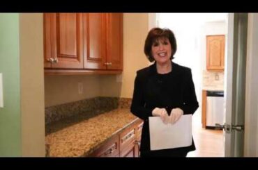 10286 Raleigh Tavern - Presented by Ronna of The Bob & Ronna Group