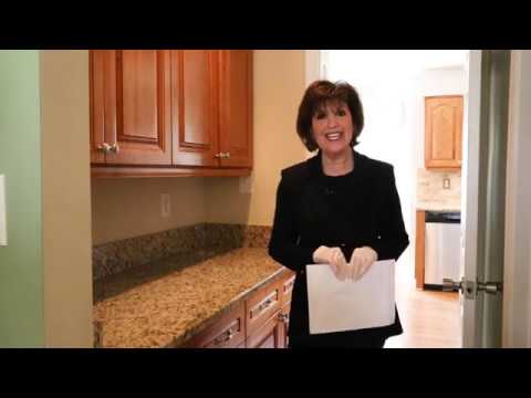 10286 Raleigh Tavern – Presented by Ronna of The Bob & Ronna Group 10286 Raleigh Tavern - Presented by Ronna of The Bob & Ronna Group