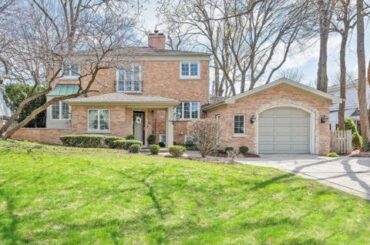 Home for sale - 237 Exmoor Avenue Glen Ellyn, IL 60137