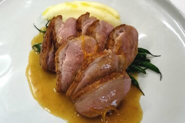 Crispy Duck Breast w Orange Sauce, Duck à l'orange Haricot Vert, Pomme Puree. #stayhome #withme