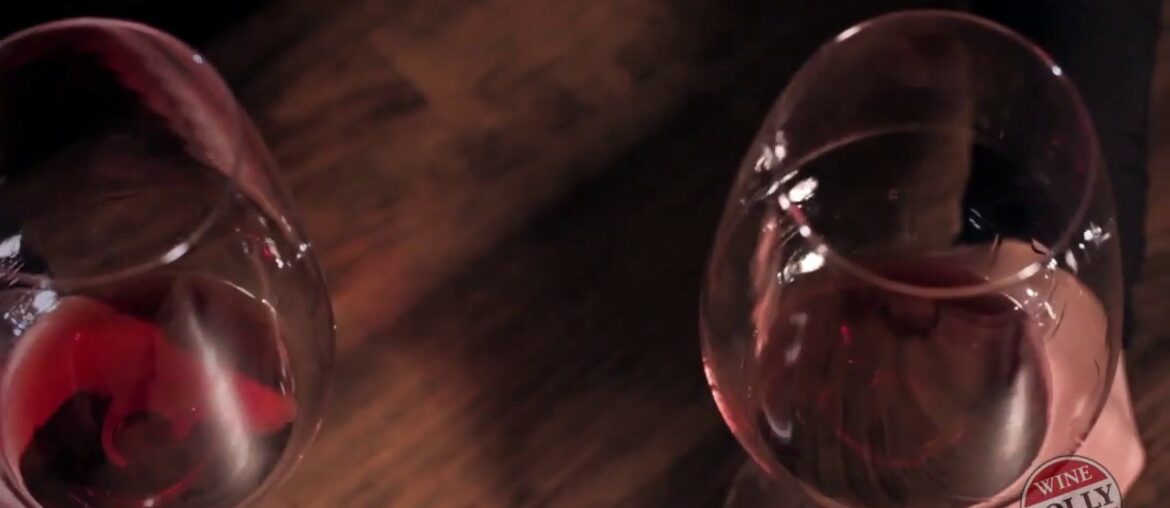 Clinking Wine Glasses? Here's The Proper Technique! Clinking Wine Glasses? Here's The Proper Technique!