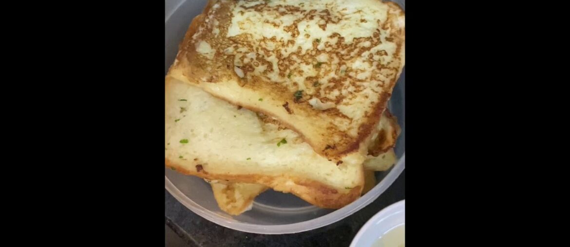 French toast recipe (Uko wategura umugati unyujijwe mu magi) French toast recipe (Uko wategura umugati unyujijwe mu magi)