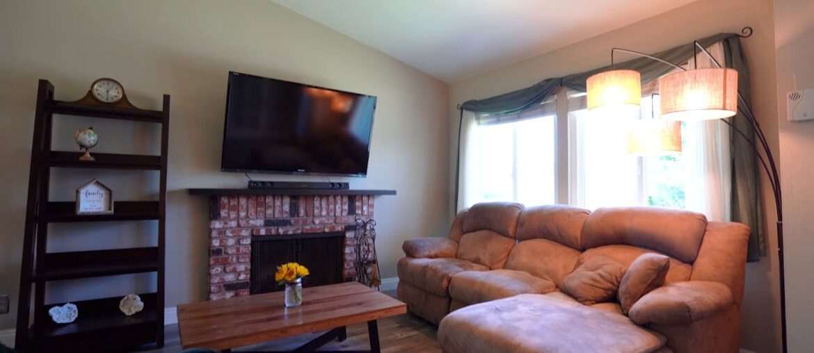 1450 Autumn Woods, Escondido, CA 92029   Brought to you by Arianna Schwarz