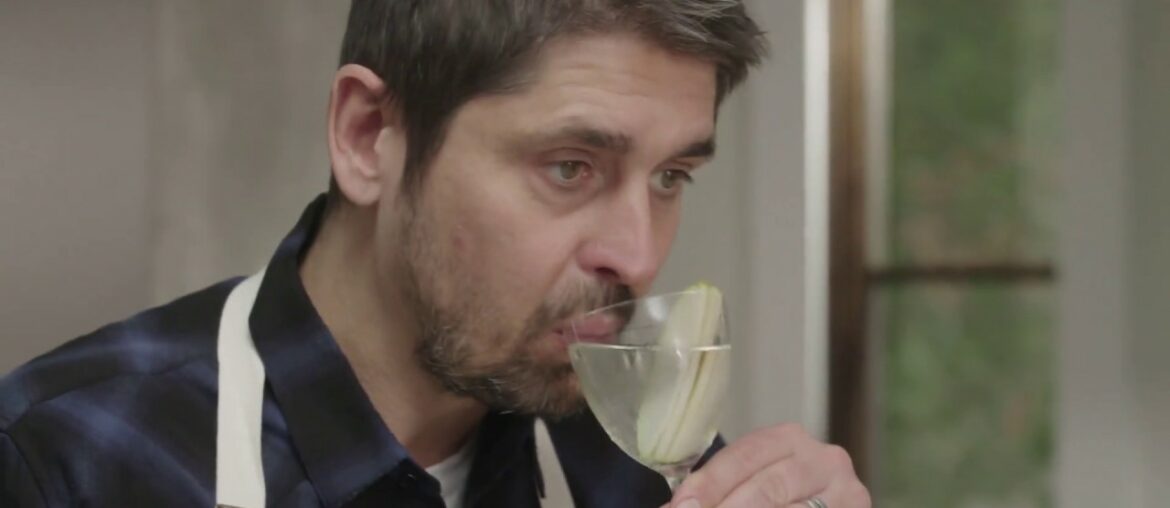 Season 10 - Ludo a la Maison - Turbo Veronique with @ciroc Blue Dot French Pear Martini