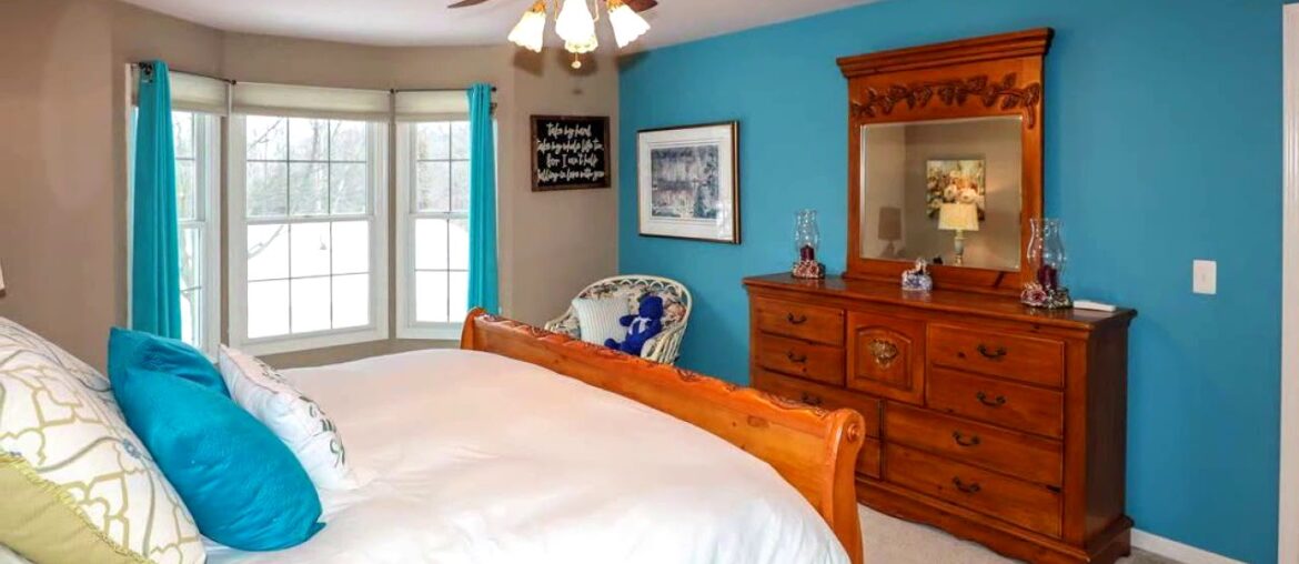 Video tour of Residential at 2055 Pebble Creek Dr, Oakland Twp, MI 48363