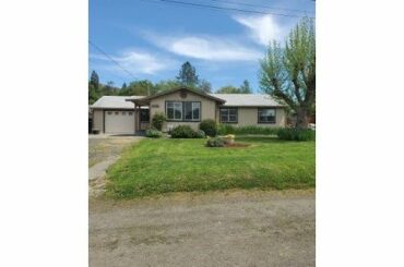 Homes for sale - 2288 NE KERR ST, Roseburg, OR 97470