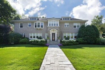 256 Woodstock Avenue, Kenilworth, IL