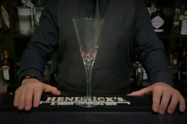 The Cocktail Club. How to make a French 75. Recipe by Chino Márquez.