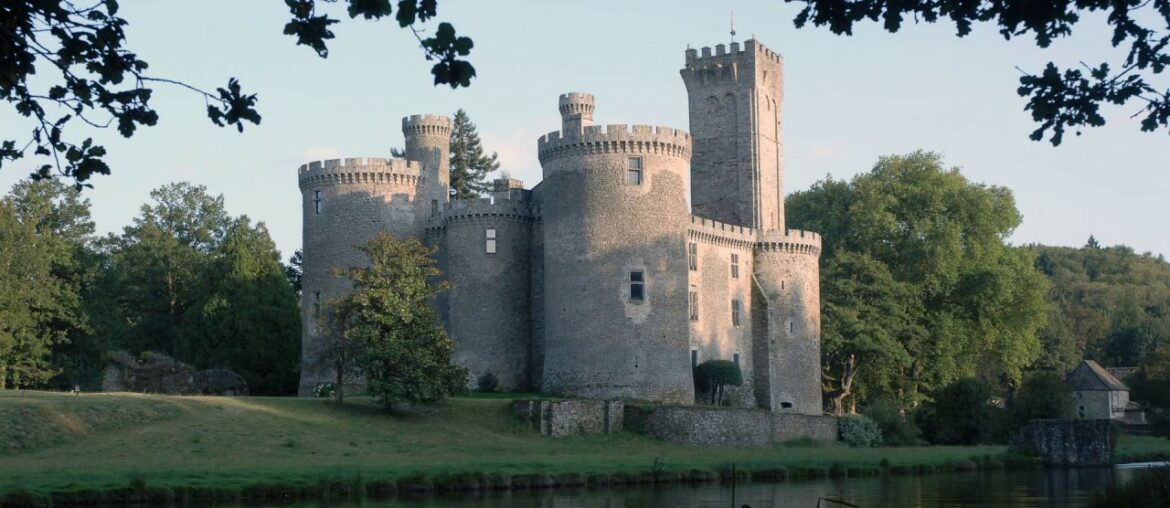 Castles for Sale in France.Watch it Now ! Luxury Homes ! Amazing Medieval Castle.