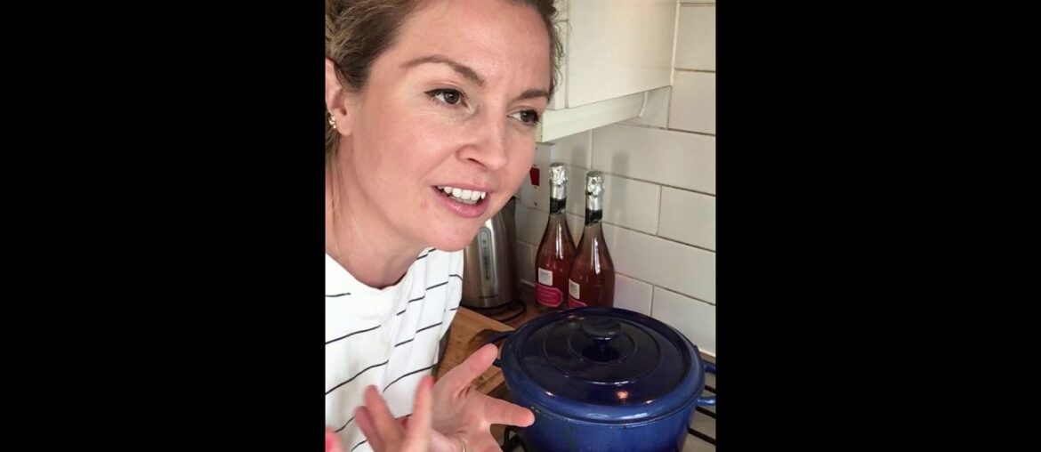 LOCKDOWN COOK WITH ME – My Tuscan Chicken dish and Lots of WINE !! LOCKDOWN COOK WITH ME - My Tuscan Chicken dish and Lots of WINE !!