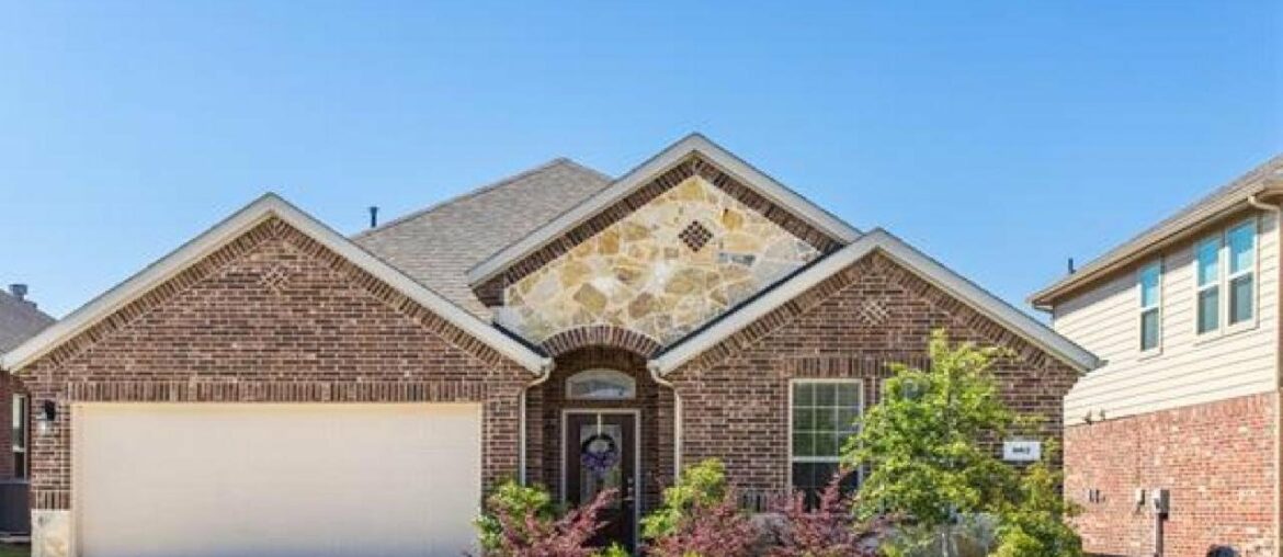 567 Bassett Hall Road, Fate, TX Presented by Susie Gates.