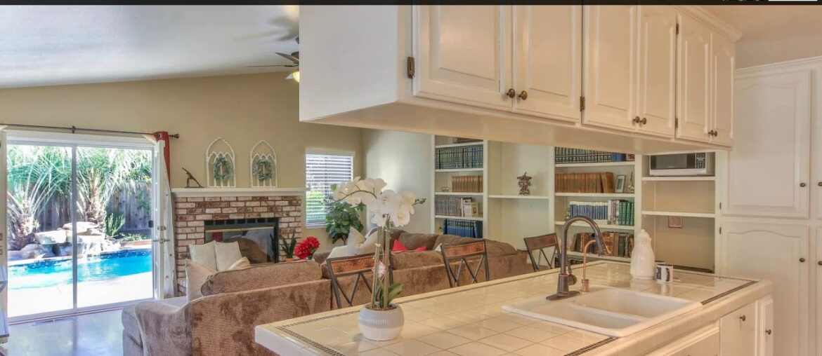 860 Somme Avenue | Tami Monasmith 860 Somme Avenue | Tami Monasmith