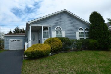 Virtual Open House Perry's Lake 10 Lumberton Ave. Manahawkin NJ $169,900 Call 609-597-7771