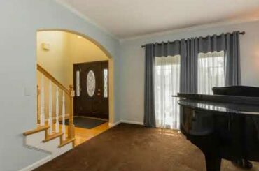 RE/MAX equity group - 2923 SW PHYLLIS DR