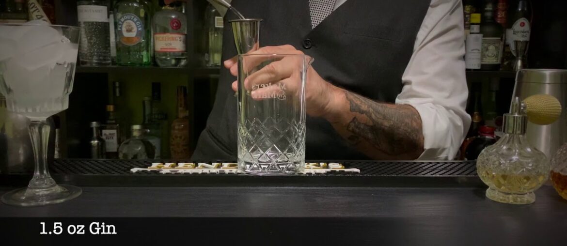 The Cocktail Club. How to make a Capricius. Recipe by Chino Márquez.