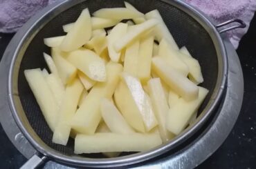 Potato french fries recipe in tamil /crispy potato fry/உருளைக்கிழங்கு  பிரெஞ்சு  பிரை