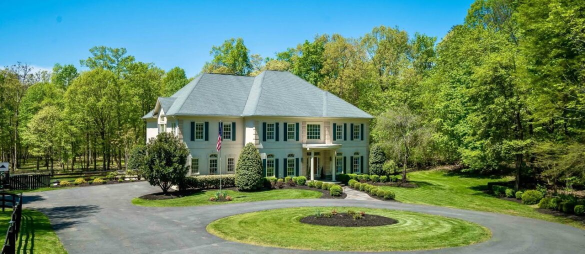 5400 Lightning Dr, Haymarket, VA 20169