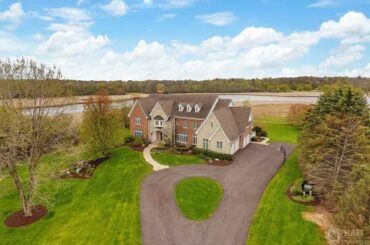 213 Signal Hill Rd North Barrington IL Drone Fly Through Tour