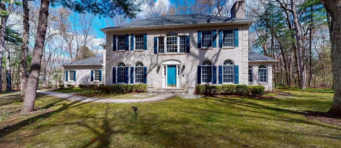 4 Lowell Road Farmington, CT | ColdwellBankerHomes.com