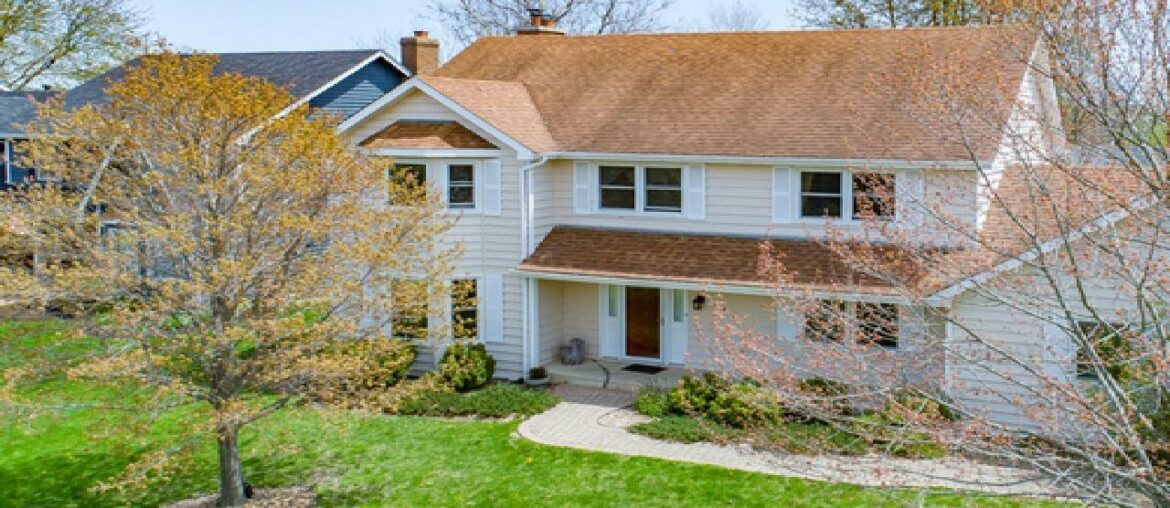 1 Lighthouse Lane, Third Lake, IL Presented by Jay Reid. 1 Lighthouse Lane, Third Lake, IL Presented by Jay Reid.