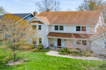 1 Lighthouse Lane, Third Lake, IL Presented by Jay Reid.