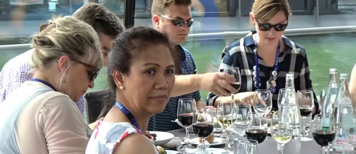 France, Bateaux Parisiens-Seine River Luxury Cruise with Lunch | Travel Vlog 2019 France, Bateaux Parisiens-Seine River Luxury Cruise with Lunch | Travel Vlog 2019