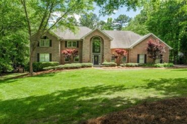 303 Crabapple Springs Way, Woodstock, GA Presented by John Thomas.