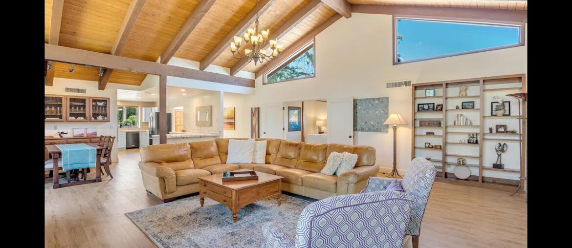 STUNNING Single Level Living ON THE GOLF COURSE With Views of Castle Rock! STUNNING Single Level Living ON THE GOLF COURSE With Views of Castle Rock!