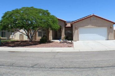 10602 E 38 PL, Yuma, AZ Presented by Debra McCurry.