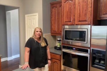 2724 LAKE COUNTRY DR, GRAND PRAIRIE, TX 75052